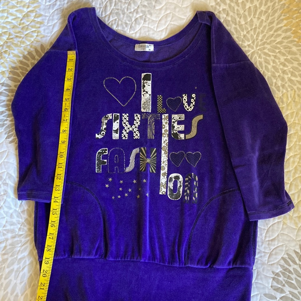 Dolcezza #medium purple velour top w/ 3/4 sleeves & kangaroo pockets. Worn w/TLC